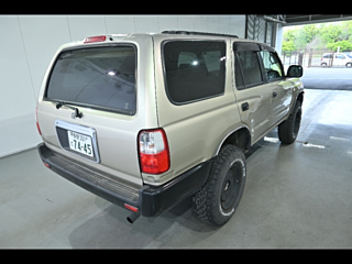2000 Toyota Hilux Surf thumbnail 3