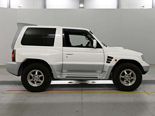 1998 Mitsubishi Pajero Evolution thumbnail 3